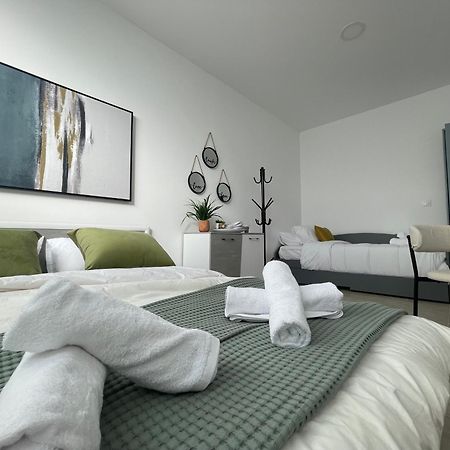 Aiolos Chania Center Luxury Apartment Near The Garden Buitenkant foto